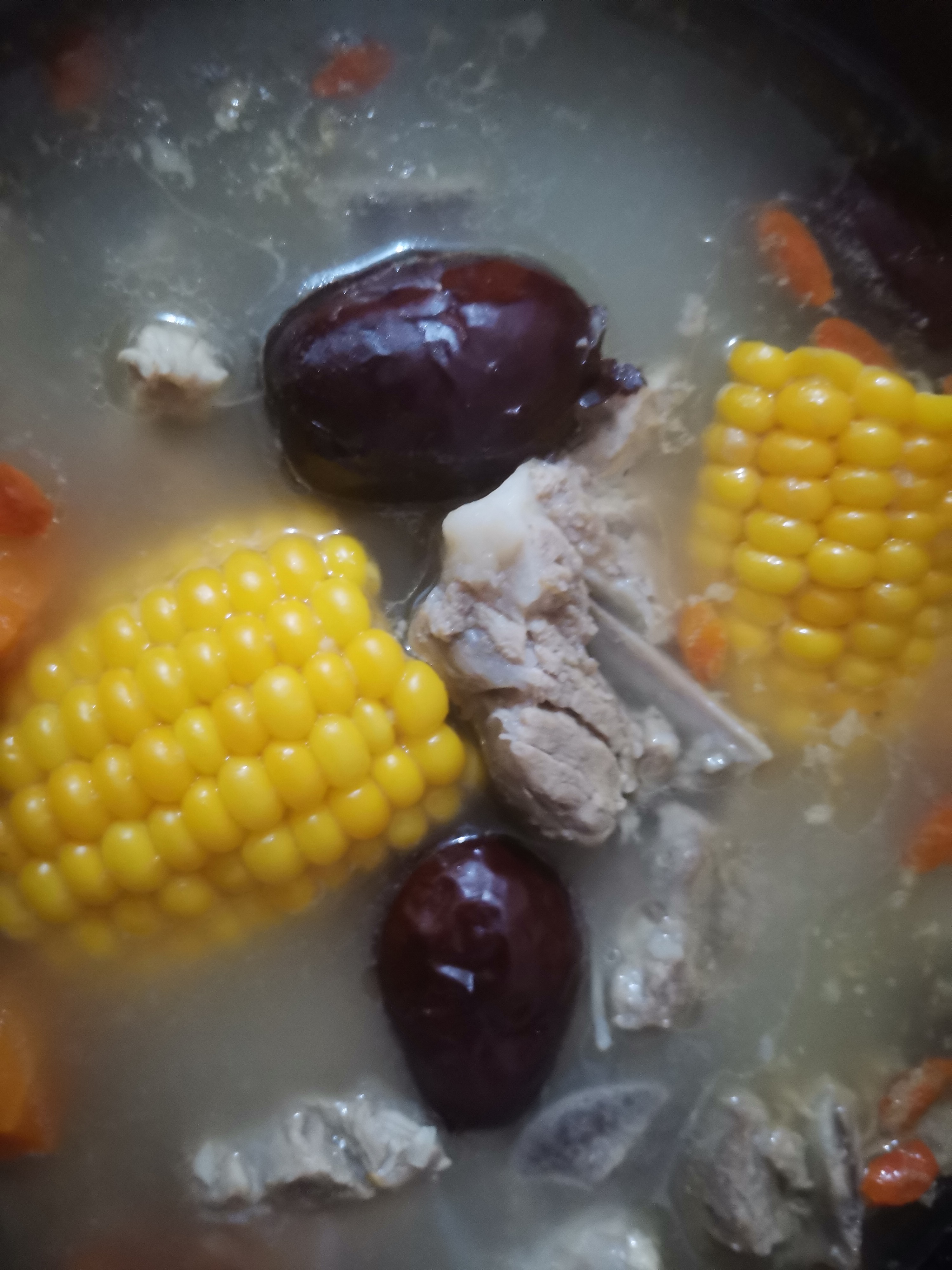 20230806 · 西区92 · 玉米排骨汤 · 聚餐 · 垃圾桶