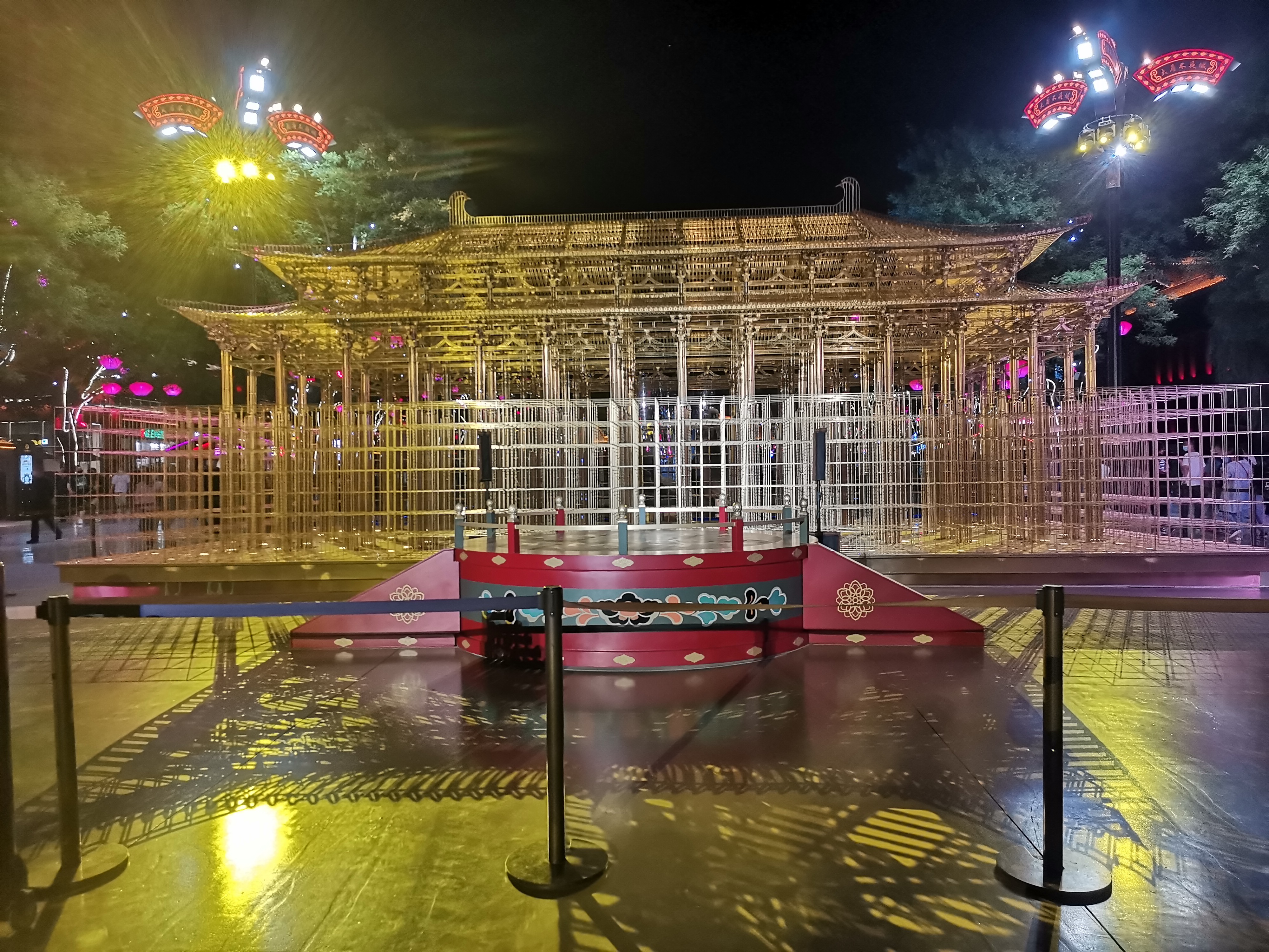 西安 · 大唐不夜城 · 和她